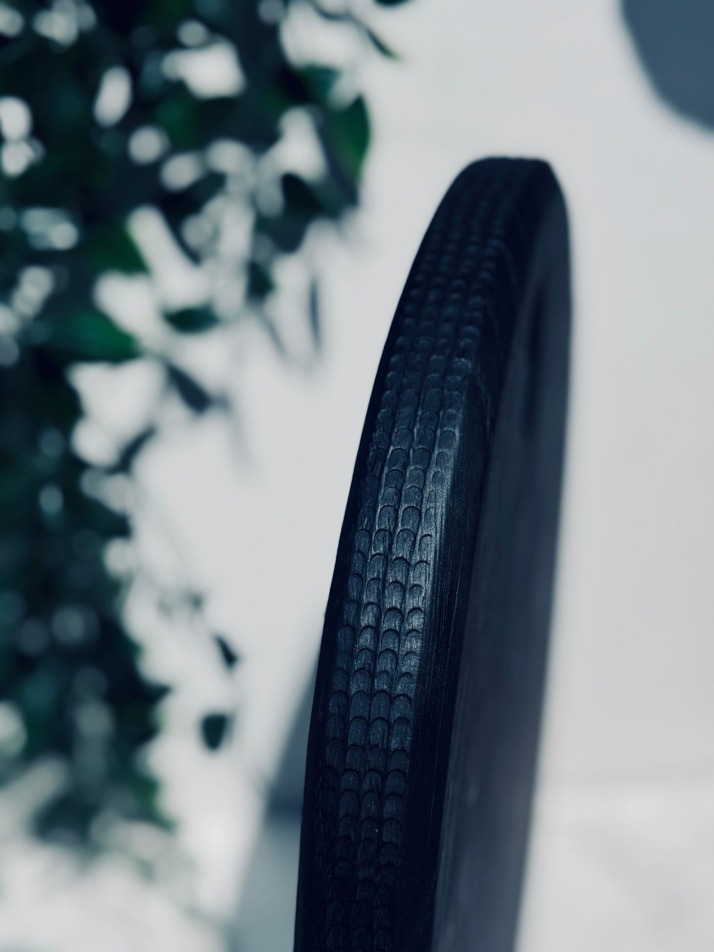 Detail shot of the textured rim noir board